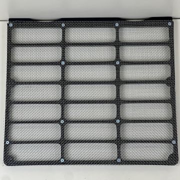 Решетка 90-8401020 капота нижняя МТЗ-952/1221 Решетка 90-8401020 капота нижняя МТЗ-952/1221