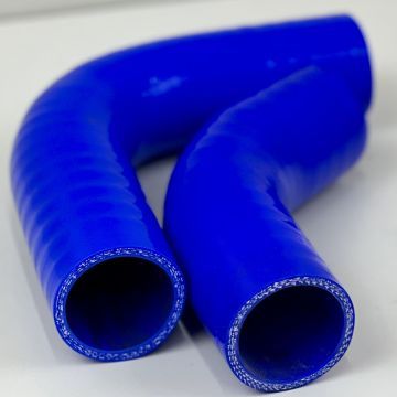 Патрубок радиатора МТЗ-80,82 (2шт) 70-1303001 верхний и 50-1303062 нижний (оранж. силикон) Патрубок радиатора МТЗ-80,82 (2шт) 70-1303001 верхний и 50-1303062 нижний (оранж. силикон)